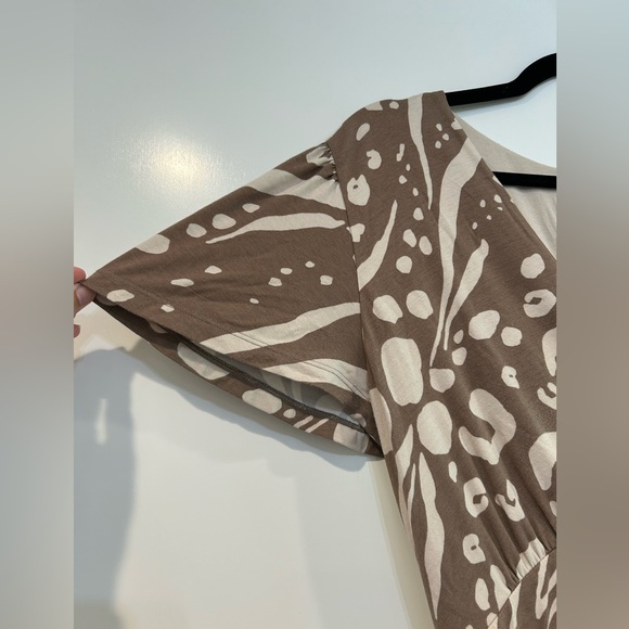 Cabi Swoon Dress Tan Cream Faux Wrap Fit & Flare Tiered Skirt Style #6147 Size M - Picture 4 of 10